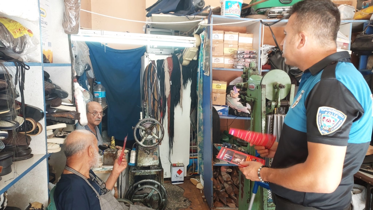 Mersin Polisi Vatandaşları Dolandırıcılara Karşı Bilgilendirdi