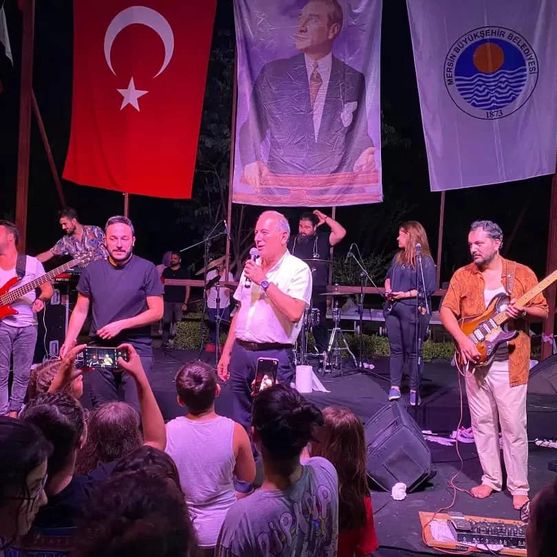 Mersin Büyükşehir İle Zaferin Coşkusu Anamur’u da Sardı..