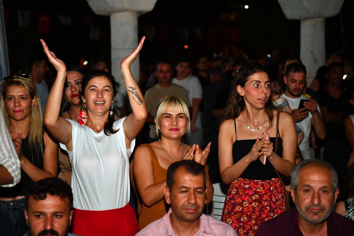 Mersin Büyükşehir İle Zaferin Coşkusu Anamur’u da Sardı..