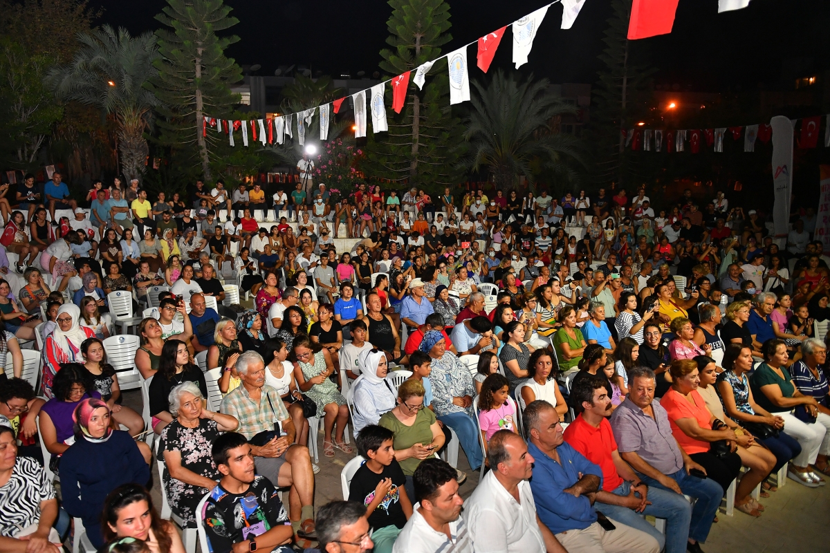 Mersin Büyükşehir İle Zaferin Coşkusu Anamur’u da Sardı..