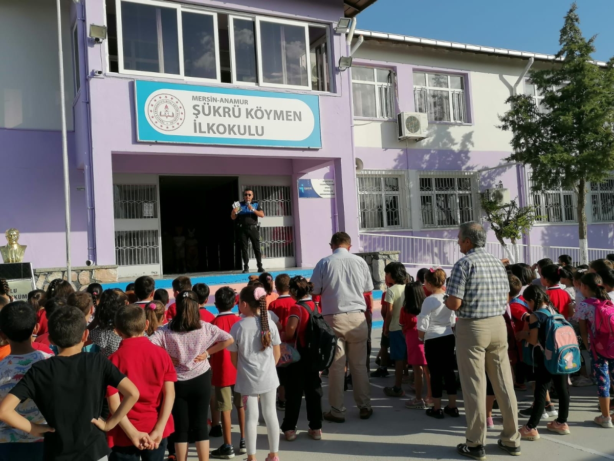 Hayvanları Koruma Hayvan Kostümü Giyerek Farkındalık Etkinliği Düzenlediler..