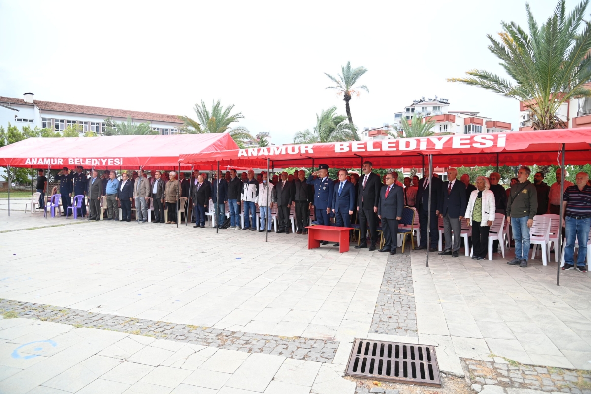 TEMAD Anamur’da 17 Ekim Dünya Astsubaylar Gününde Çelenk Töreni Düzenlendi..