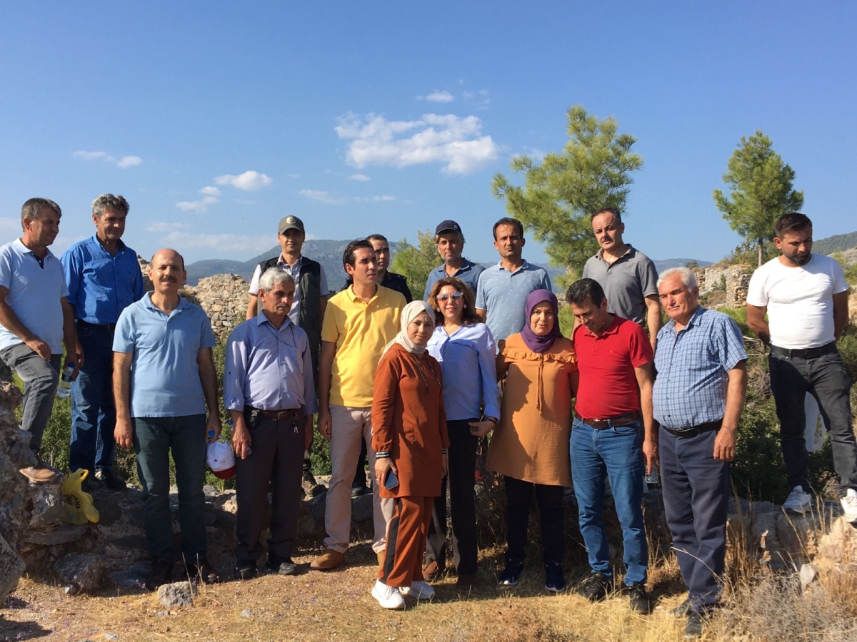 Bozyazı’da Softa Kalesindeki Türk Bayrağı yenilendi