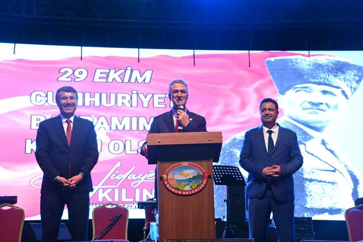 Anamur’da Fener Alayı ve Tuğçe Tayfur Konserine Üst Düzel Katılım.. 