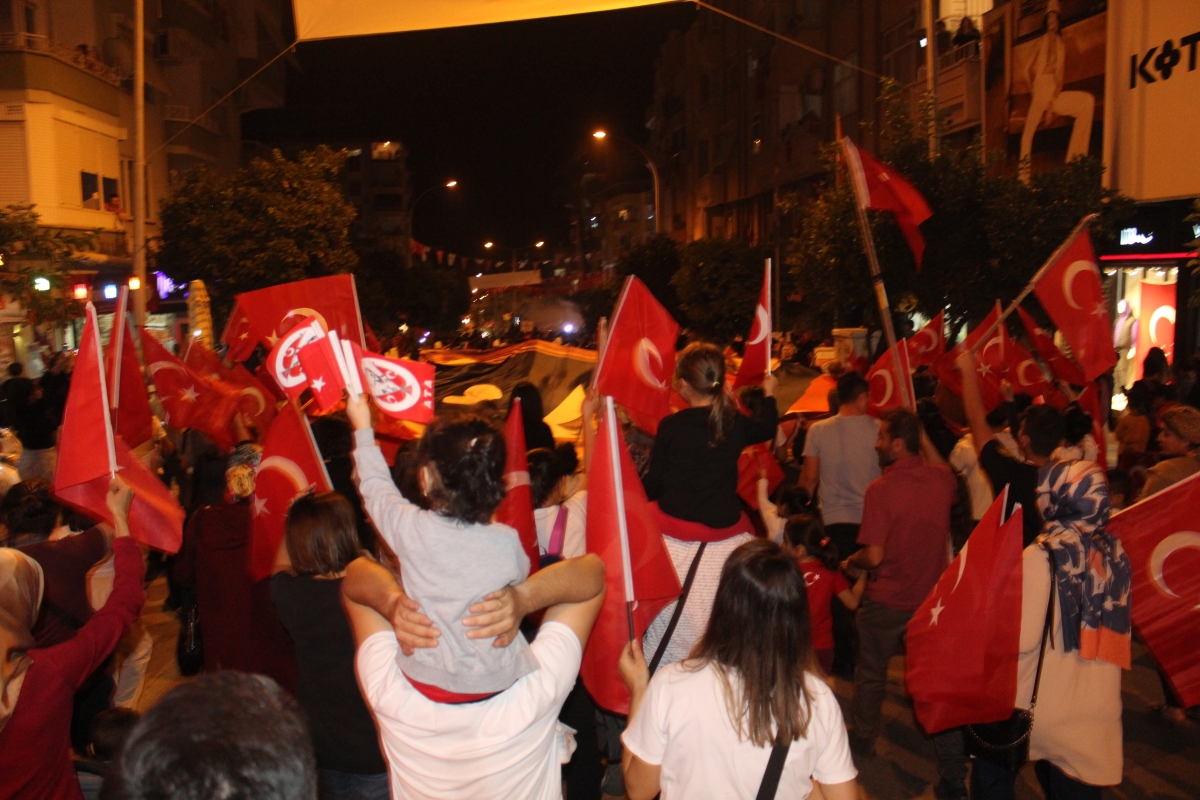 Anamur’da Fener Alayı ve Tuğçe Tayfur Konserine Üst Düzel Katılım.. 