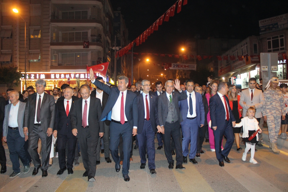 Anamur’da Fener Alayı ve Tuğçe Tayfur Konserine Üst Düzel Katılım.. 