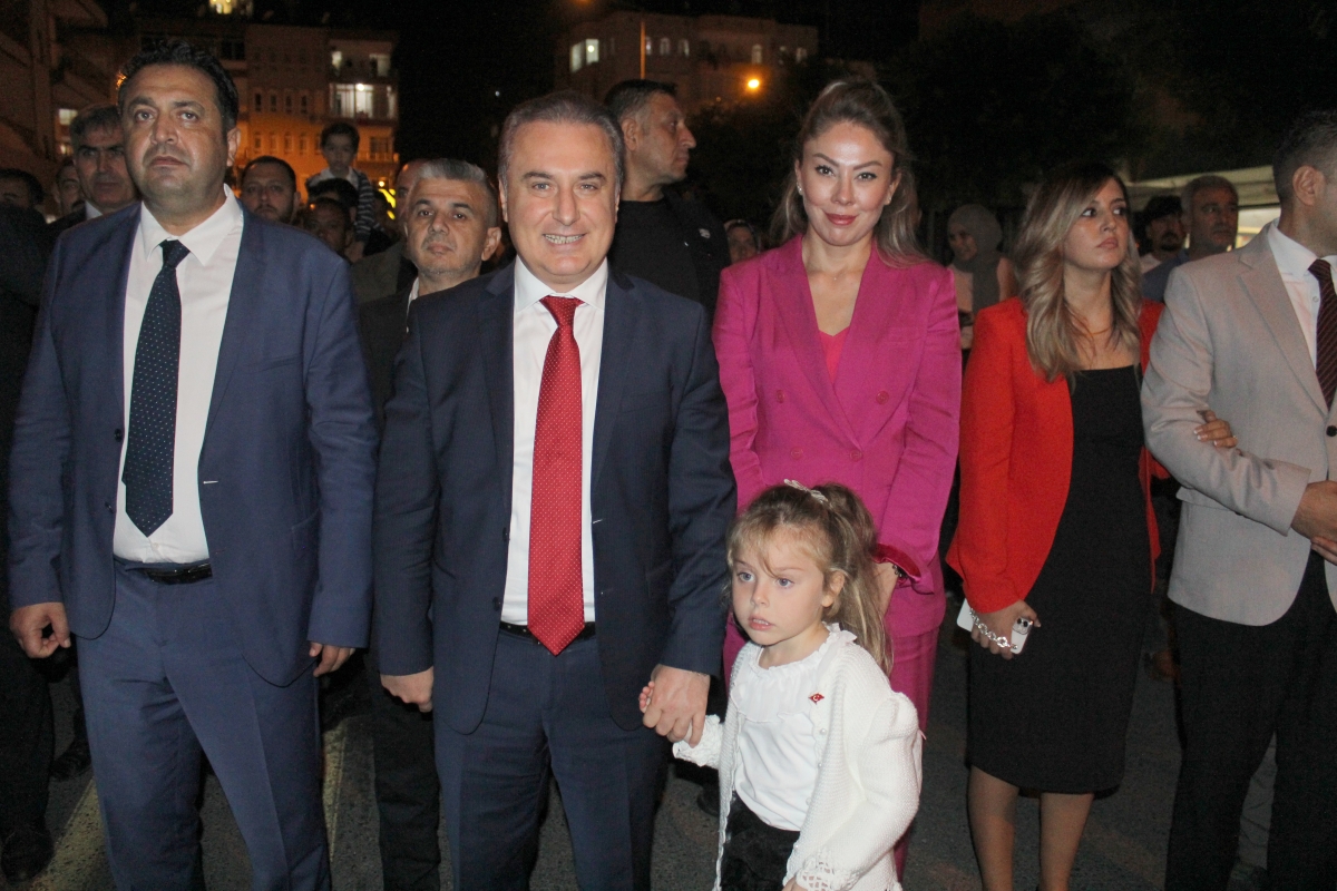 Anamur’da Fener Alayı ve Tuğçe Tayfur Konserine Üst Düzel Katılım.. 