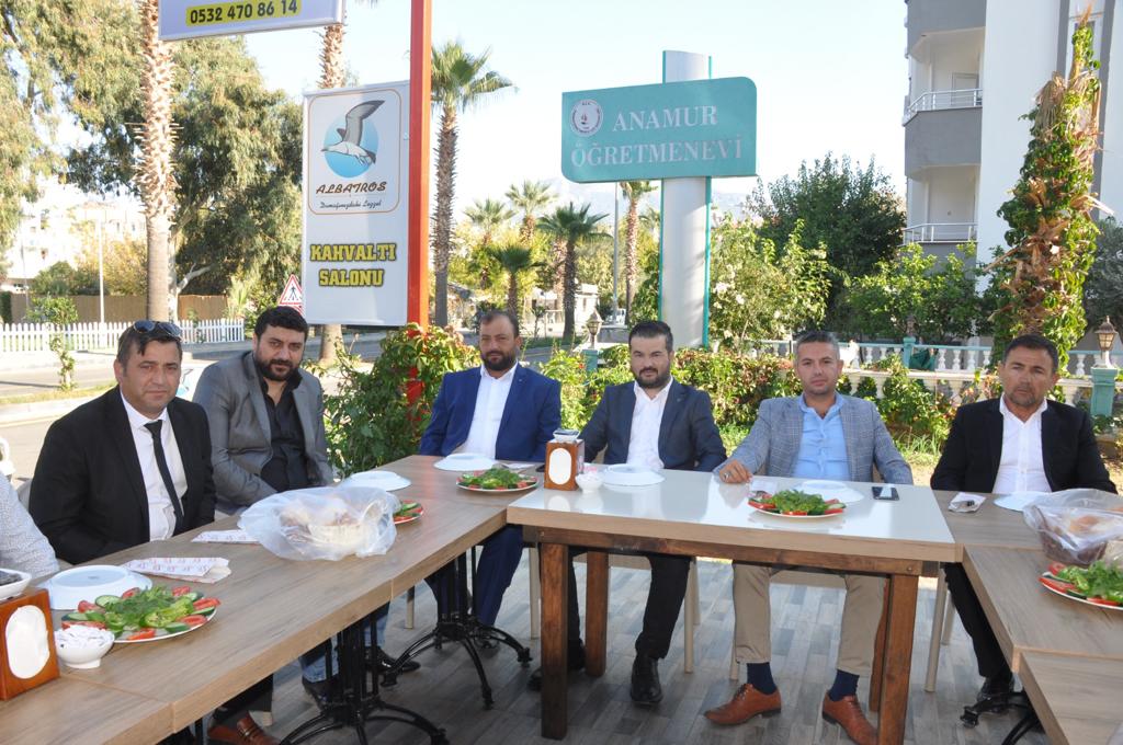 Ülkü Ocakları Başkanı Mehmet Satar Basın Mensuplarıyla Bir Araya Geldi..