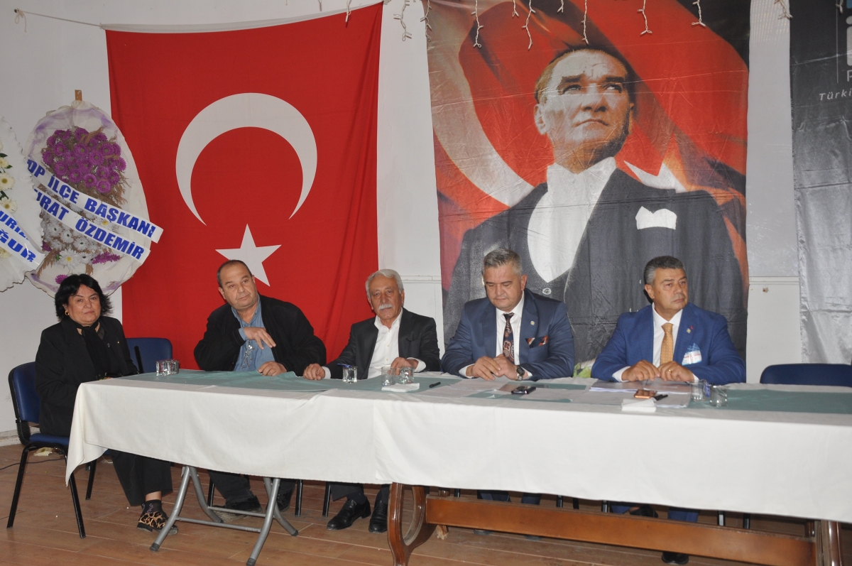 İYİ Parti Anamur Kongresinde Osman Kahvecioğlu Güven Tazeledi