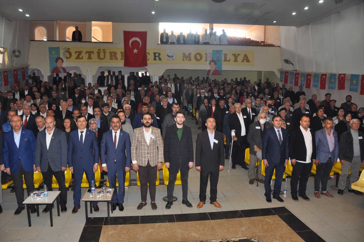 İYİ Parti Anamur Kongresinde Osman Kahvecioğlu Güven Tazeledi