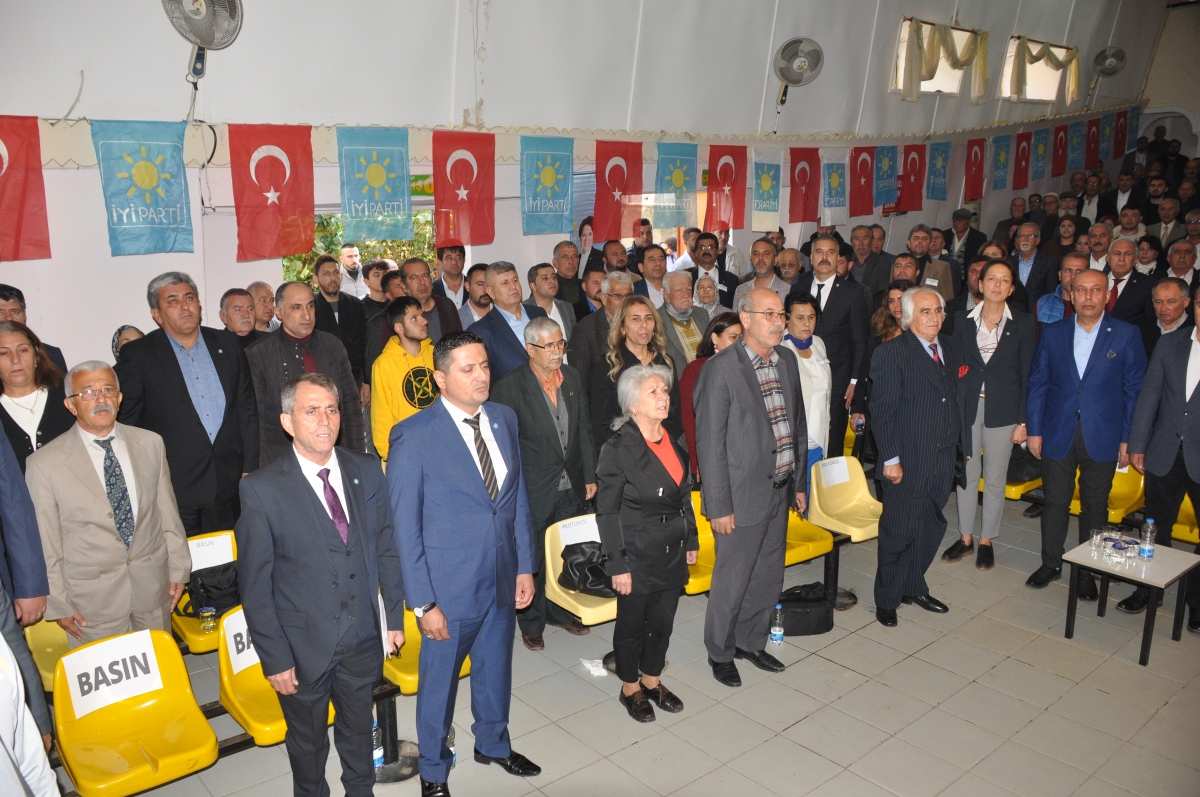 İYİ Parti Anamur Kongresinde Osman Kahvecioğlu Güven Tazeledi