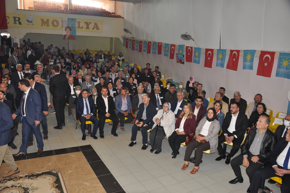 İYİ Parti Anamur Kongresinde Osman Kahvecioğlu Güven Tazeledi