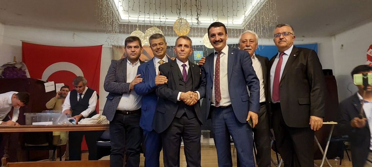İYİ Parti Anamur Kongresinde Osman Kahvecioğlu Güven Tazeledi