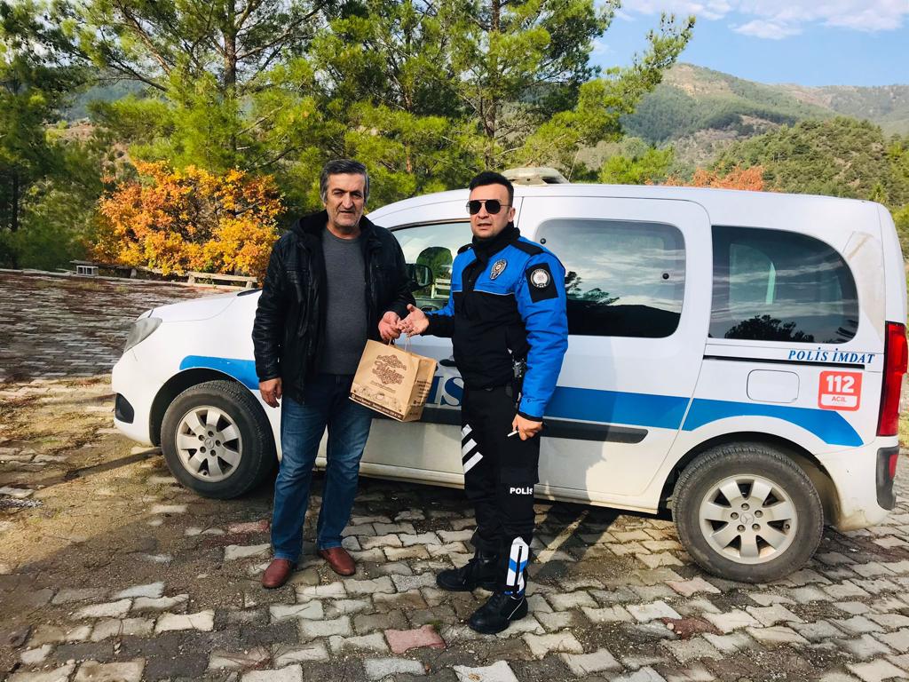Anamur Emniyet Müdürlüğü Şehitler için Mevlit okuttu.