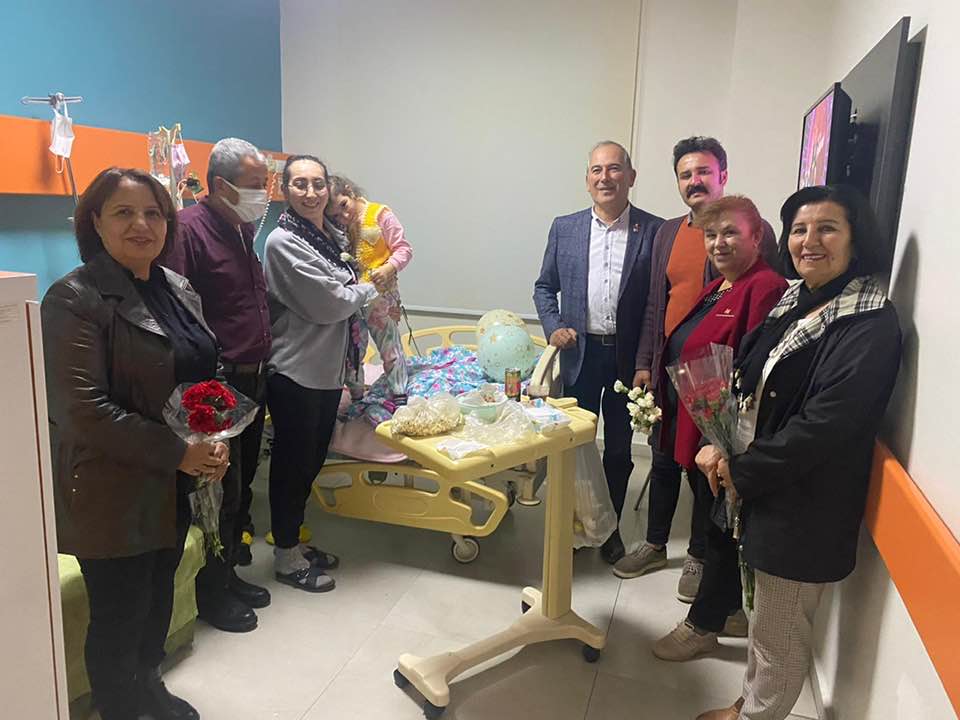 CHP Anamur İlçe Örgütü Yeni Yıla Girerken Hastanede Yatan Hastaları Ziyaret etti.