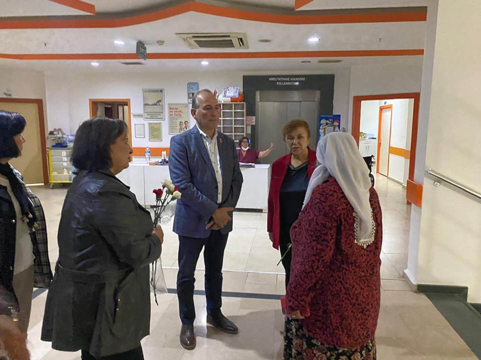 CHP Anamur İlçe Örgütü Yeni Yıla Girerken Hastanede Yatan Hastaları Ziyaret etti.