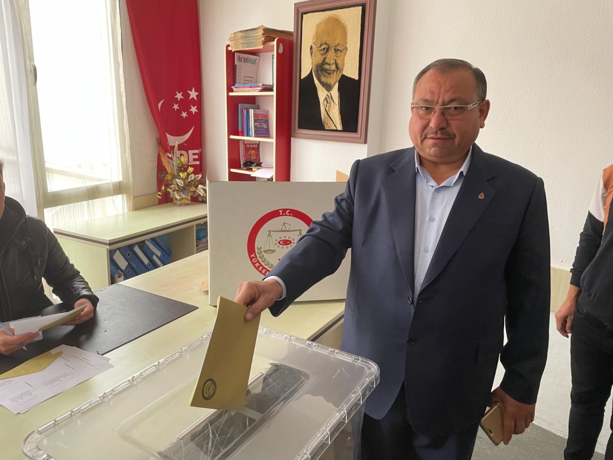 Saadet Partisi Anamur İlçe Başkanı Menderes Bora Seçildi..