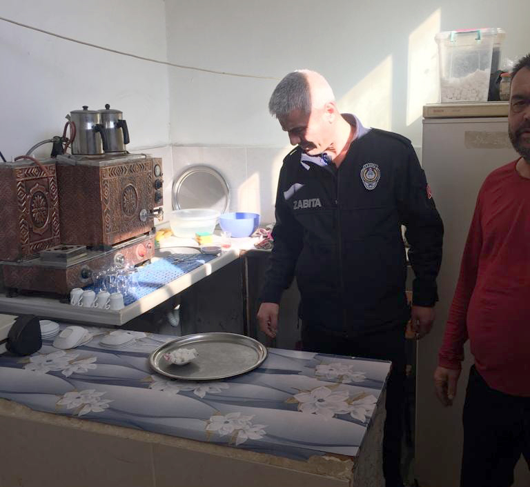 Anamur’da Kuaför, Güzellik Salonları ve Kahvehaneler Denetleniyor