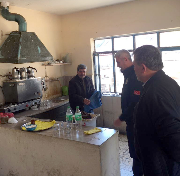 Anamur’da Kuaför, Güzellik Salonları ve Kahvehaneler Denetleniyor