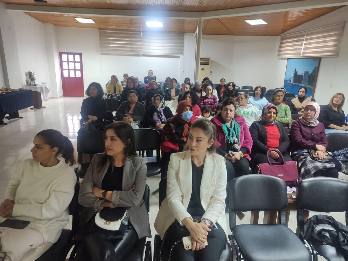 Anamur Ticaret ve Sanayi Odasında rahim ağzı kanseri semineri düzenlendi.