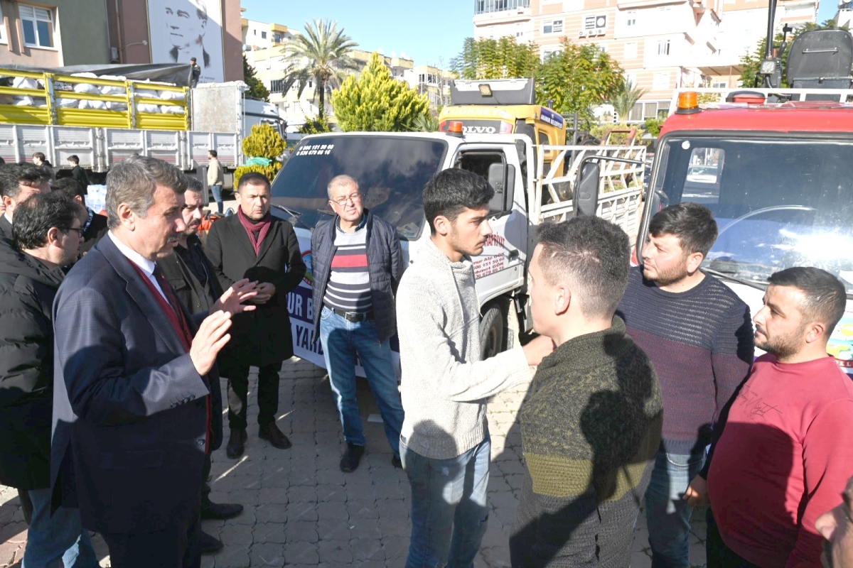 Anamur Belediyesi Deprem Bölgelerine Çıkarma Yaptı