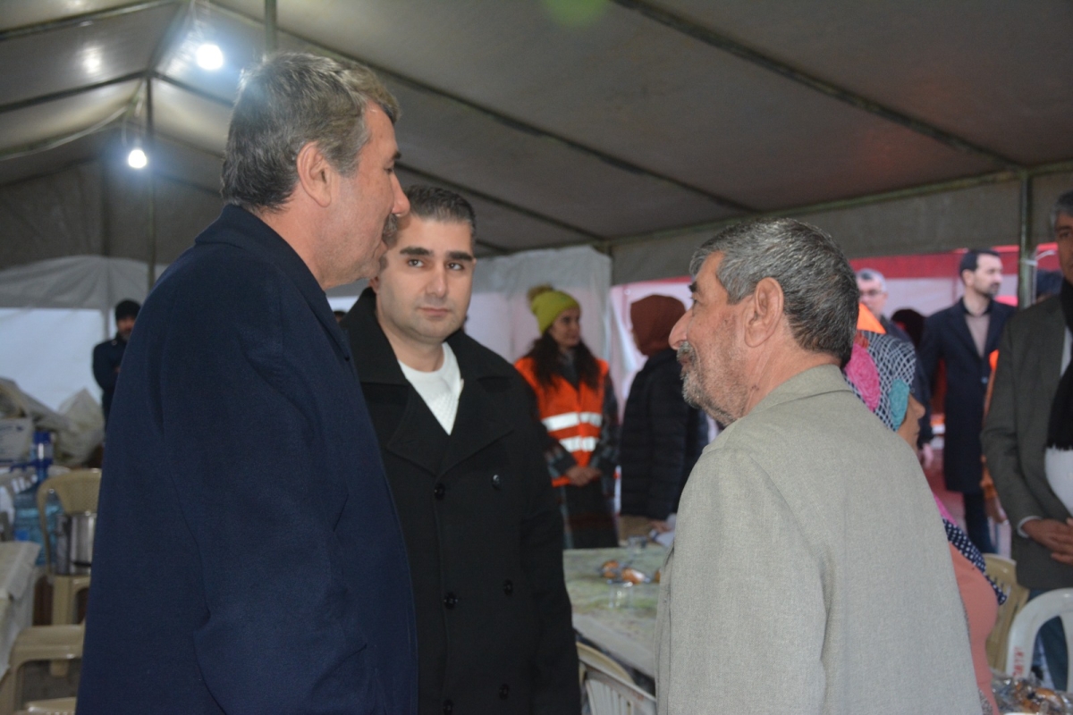 Anamur Depremzedelere Kucak açtı..