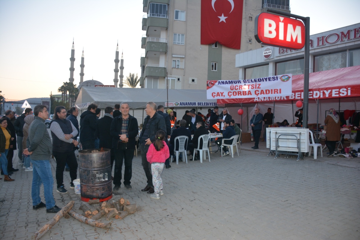 Anamur Depremzedelere Kucak açtı..