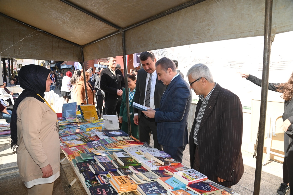 Anamur Belediyesi Kitap Günleri Etkinliği Düzenledi