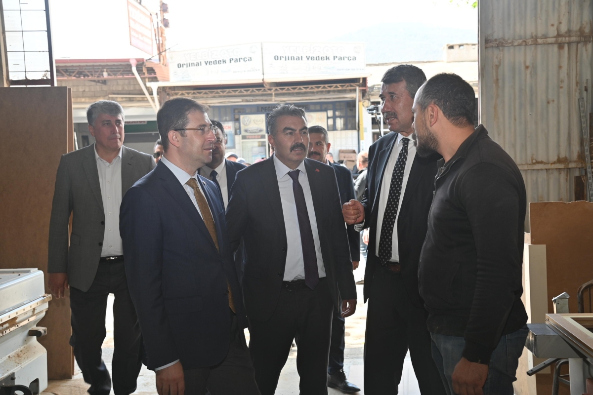 MHP Mersin Milletvekili Adayları Anamur Sanayi Esnafını Ziyaret Ettiler..