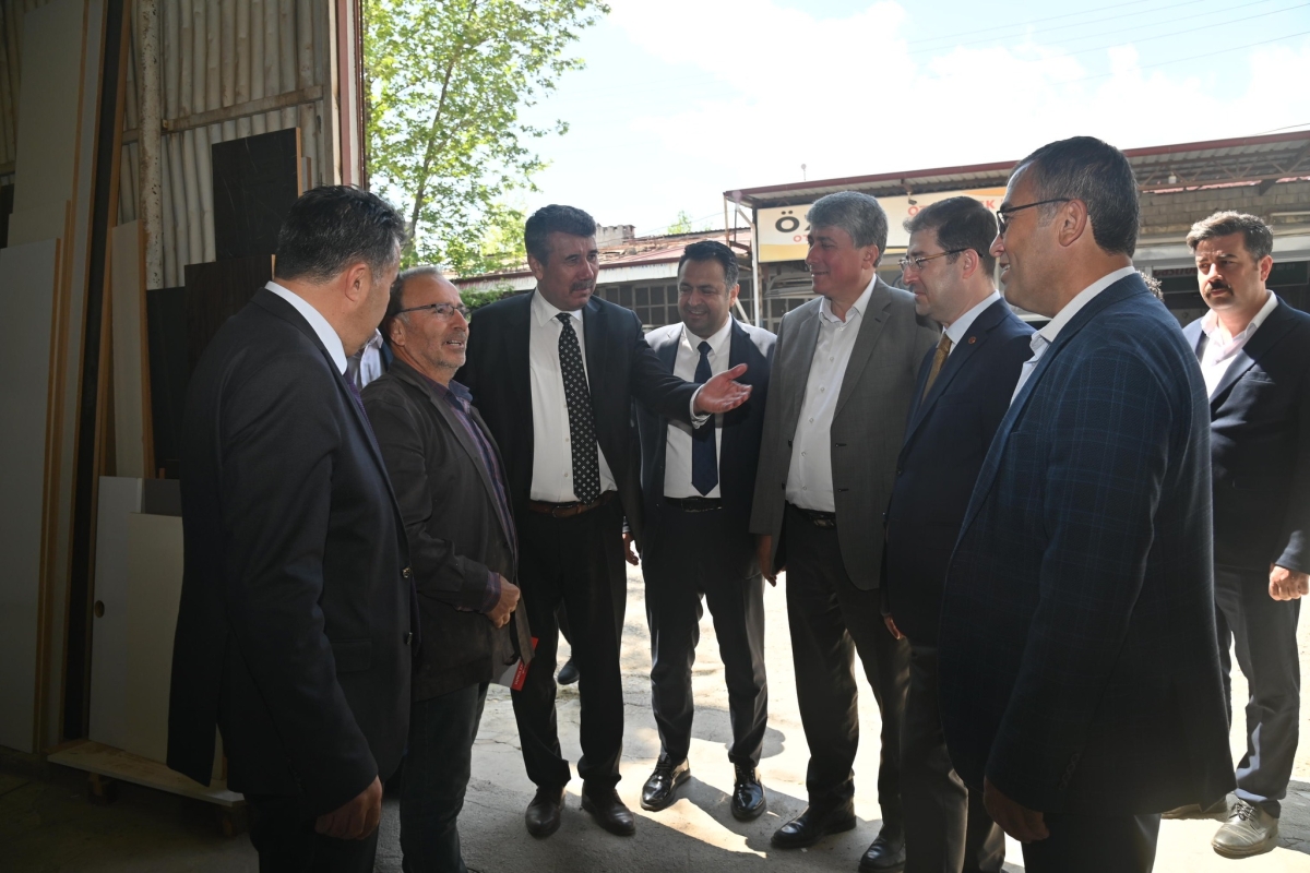 MHP Mersin Milletvekili Adayları Anamur Sanayi Esnafını Ziyaret Ettiler..