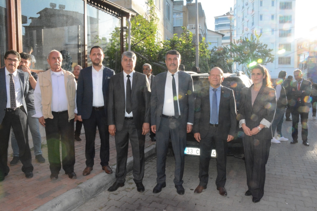 MHP’de Miting Havasında Bayramlaşma..