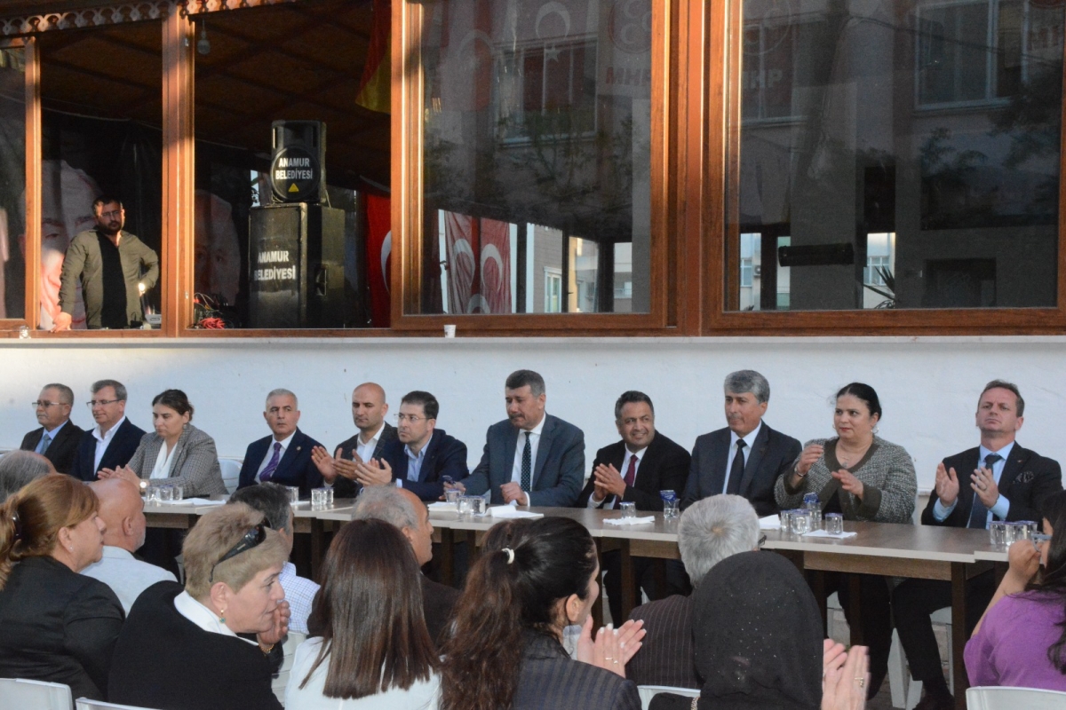 MHP’de Miting Havasında Bayramlaşma..