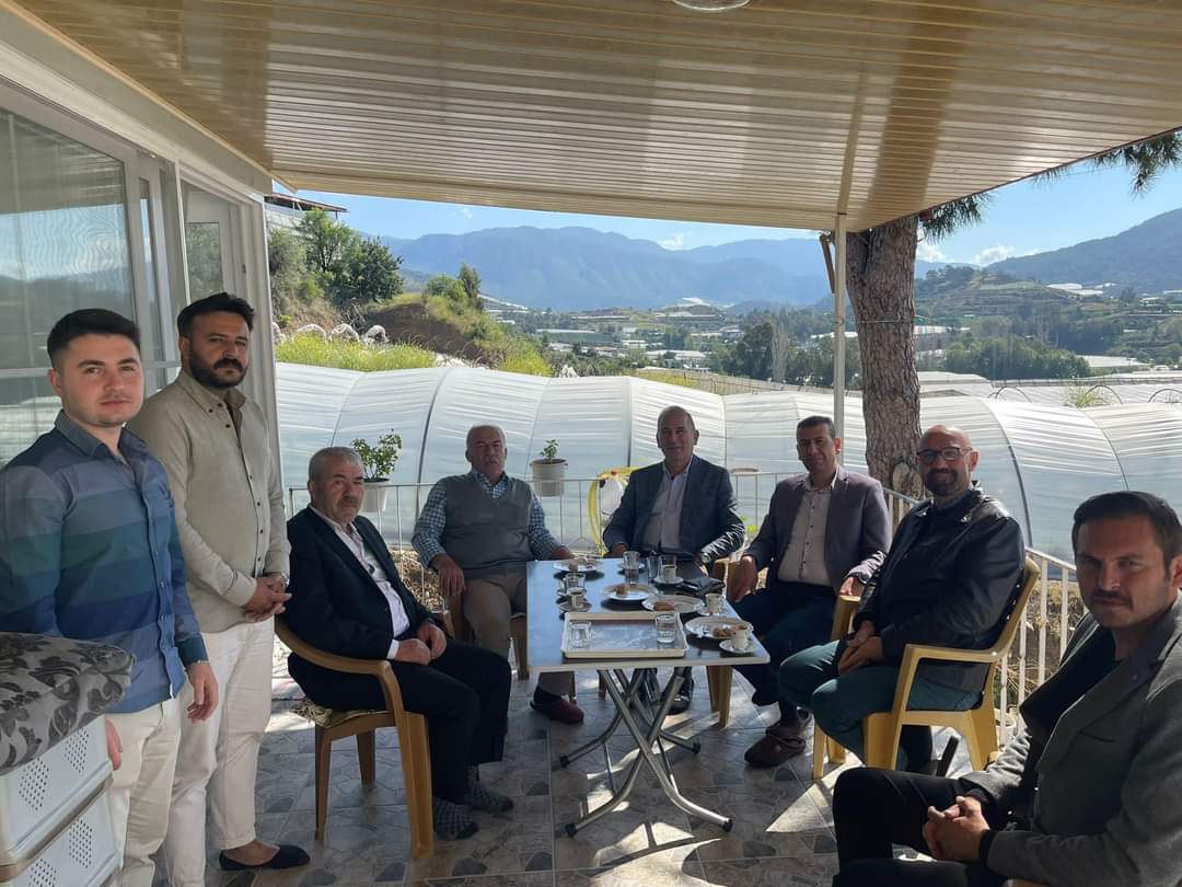 CHP’liler Gönüllü Timleri İle Sahada Çalmadık Kapı Sıkmadık El Bırakmıyorlar..