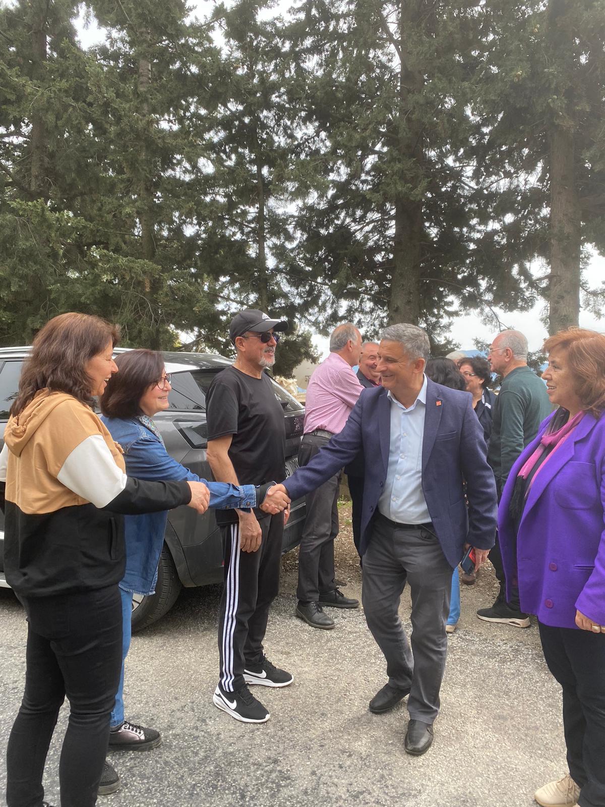 CHP’liler Gönüllü Timleri İle Sahada Çalmadık Kapı Sıkmadık El Bırakmıyorlar..