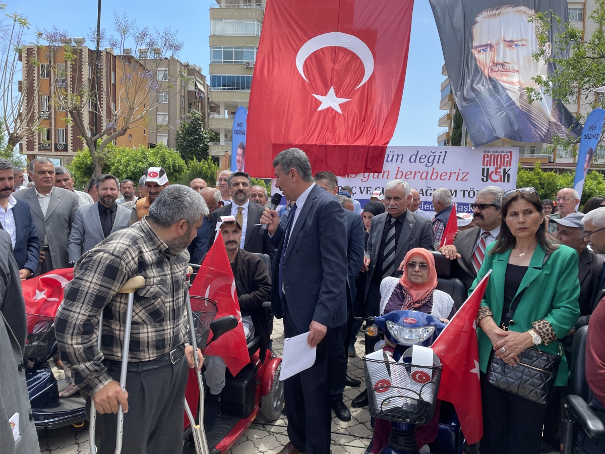 Anamur Belediyesi Engelli Vatandaşlara 200 Adet Engelli Araç Gereci Dağıttı