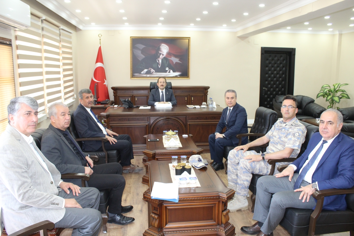 Mersin Valisi Ali Hamza Pehlivan Anamur’da Hortumdan Zarar Gören Bölgede İncelemelerde Bulundu..