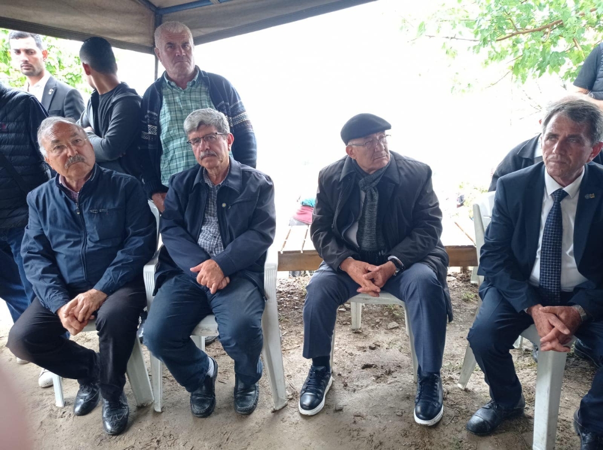 Kocamaz, Anamur’da Hortum’da Zarar Gören Seraları Gezdi, Üreticilere Geçmiş olsun Dileğinde Bulundu..