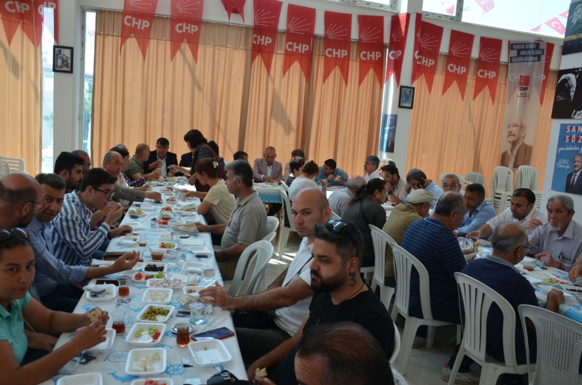 CHP Ev Sahipliğinde Millet İttifakı İlçe Başkanları Kahvaltıda Bir Araya Geldiler