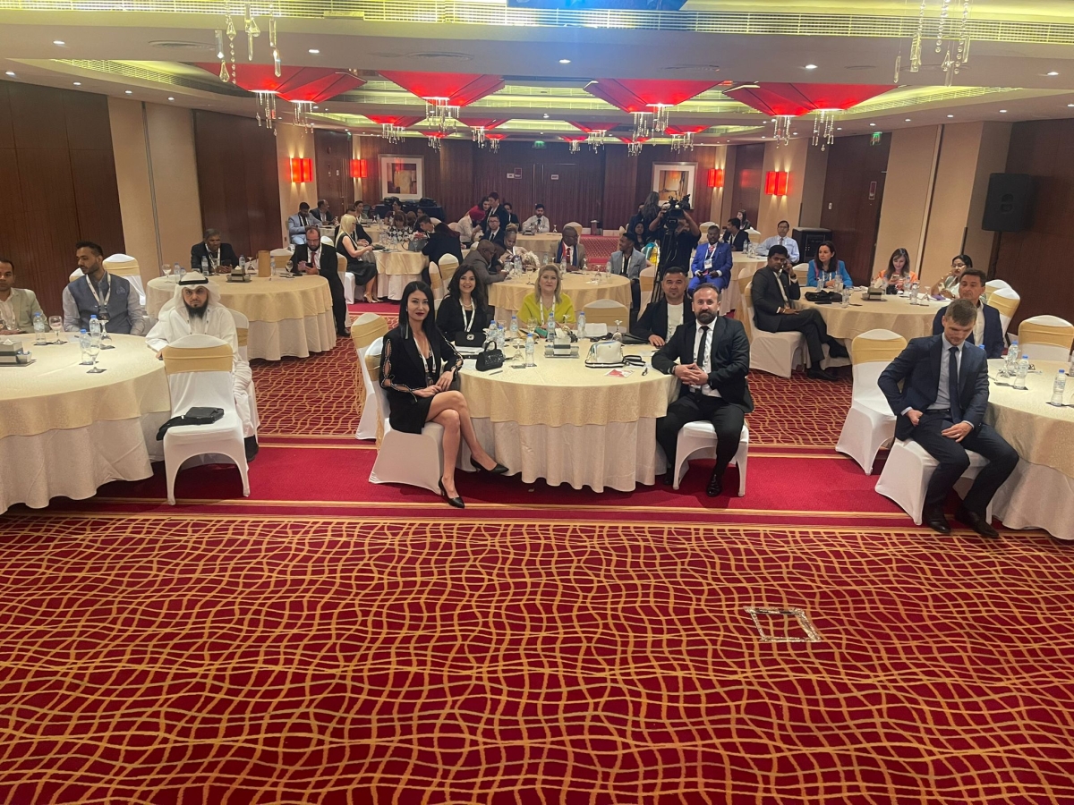 Funda Öğretmen Ödülünü  Muhteşem Ödül Töreninde Dubai’de Aldı..