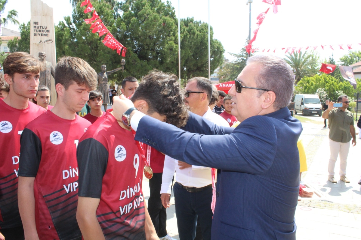 Anamur’da 19 Mayıs Atatürk’ü Anma Gençlik ve Spor Bayramı Coşkuyla Kutlandı
