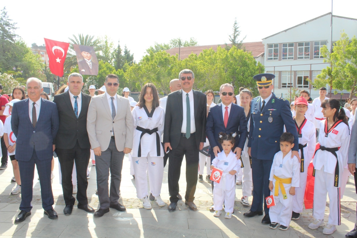 Anamur’da 19 Mayıs Atatürk’ü Anma Gençlik ve Spor Bayramı Coşkuyla Kutlandı