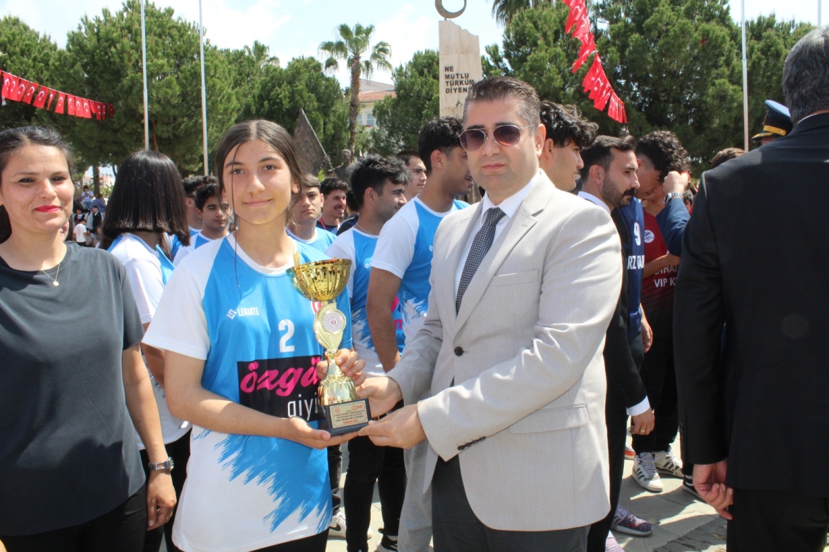 Anamur’da 19 Mayıs Atatürk’ü Anma Gençlik ve Spor Bayramı Coşkuyla Kutlandı