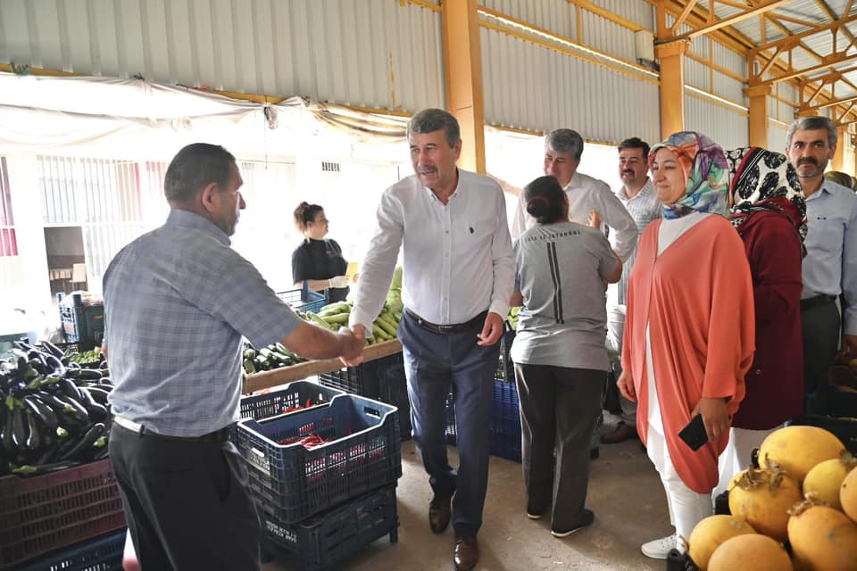 Cumhur İttifakı İlçe Başkanları ve Belediye Başkanından Anamur’da Pazar Ziyareti..
