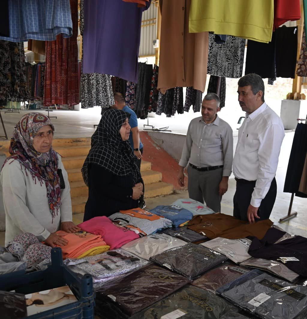 Cumhur İttifakı İlçe Başkanları ve Belediye Başkanından Anamur’da Pazar Ziyareti..