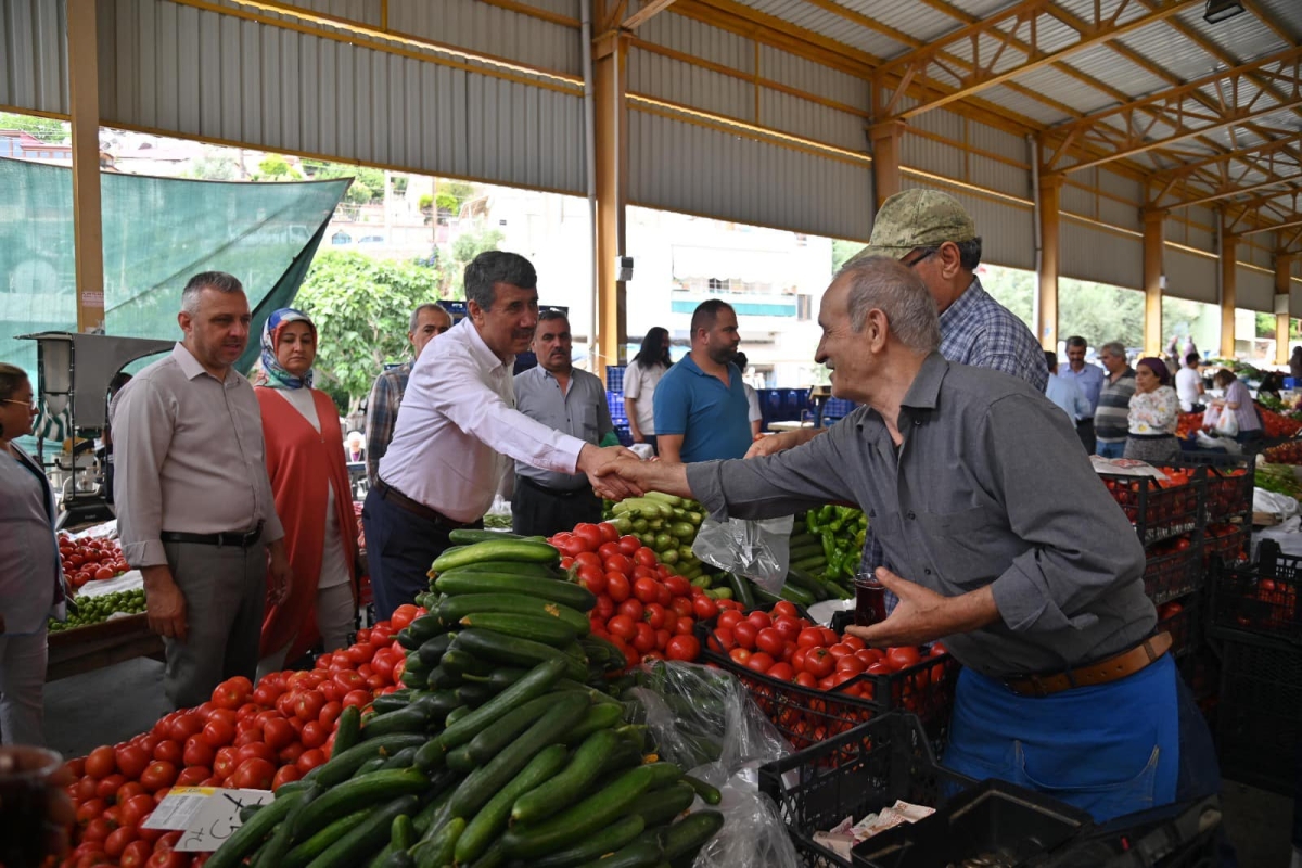 Cumhur İttifakı İlçe Başkanları ve Belediye Başkanından Anamur’da Pazar Ziyareti..