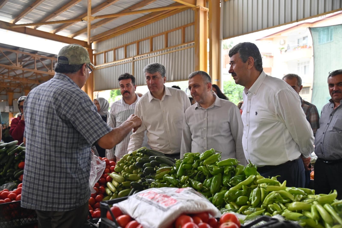 Cumhur İttifakı İlçe Başkanları ve Belediye Başkanından Anamur’da Pazar Ziyareti..