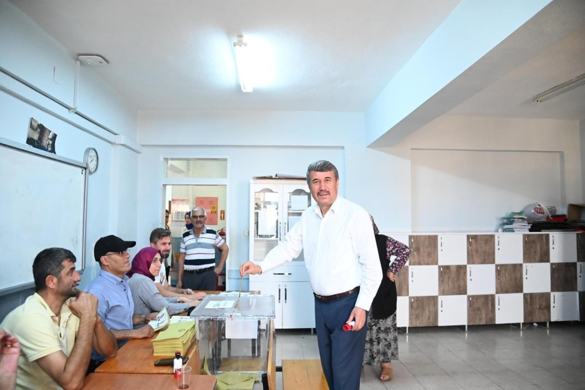 Anamur Belediye Başkanı Hidayet Kılınç Cumhurbaşkanlığı Oyunu kullandı. 