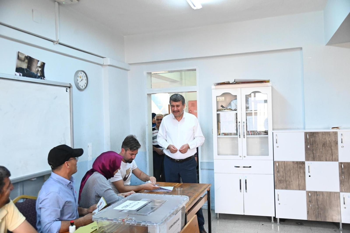 Anamur Belediye Başkanı Hidayet Kılınç Cumhurbaşkanlığı Oyunu kullandı. 