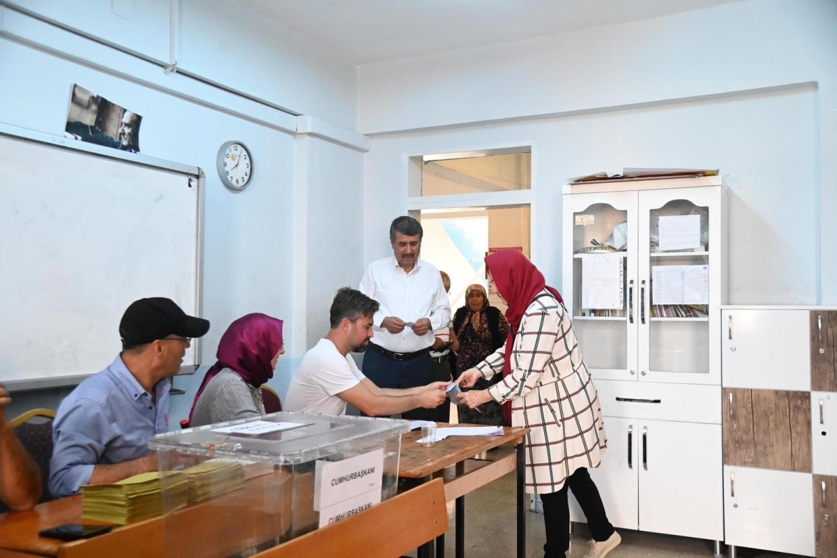 Anamur Belediye Başkanı Hidayet Kılınç Cumhurbaşkanlığı Oyunu kullandı. 