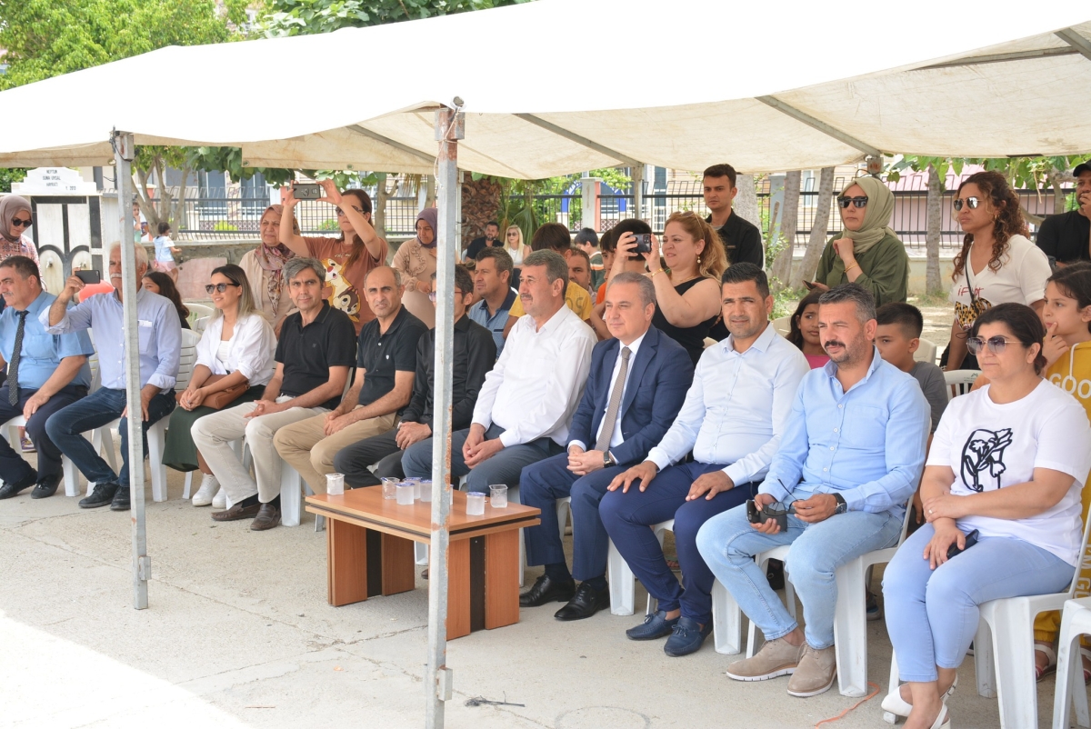 Akdeniz İlkokulunda “Geri Dönüşüm” Temalı Defile Dikkat Çekti
